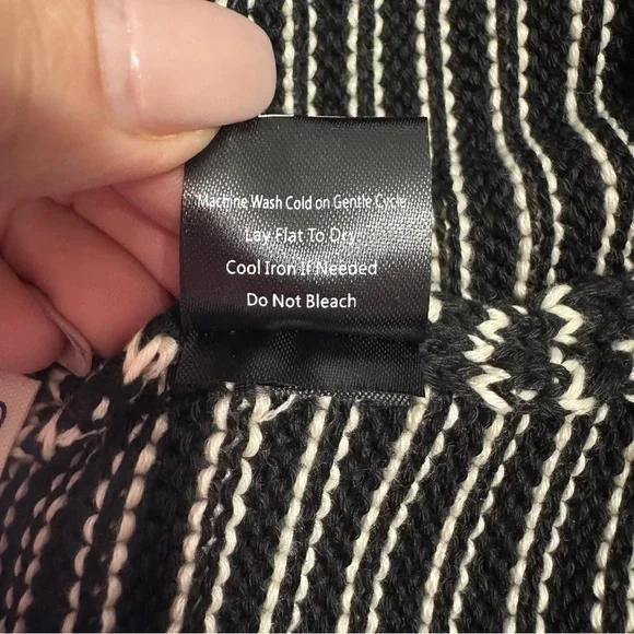 POL Black & White Striped Knit Shorts | Size S | Love in Cali Patch NWOT - Picture 6 of 6